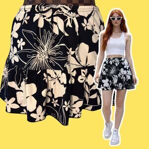 Gladford Floral Hawaiian Mini Skirt Size Small Black White Ruffle Coquette Beach